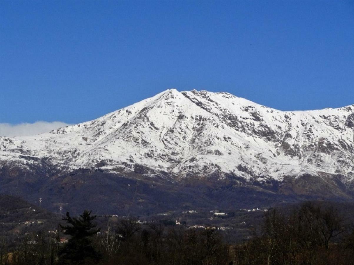 Il Laghetto Bed & Breakfast Torre Canavese Bagian luar foto